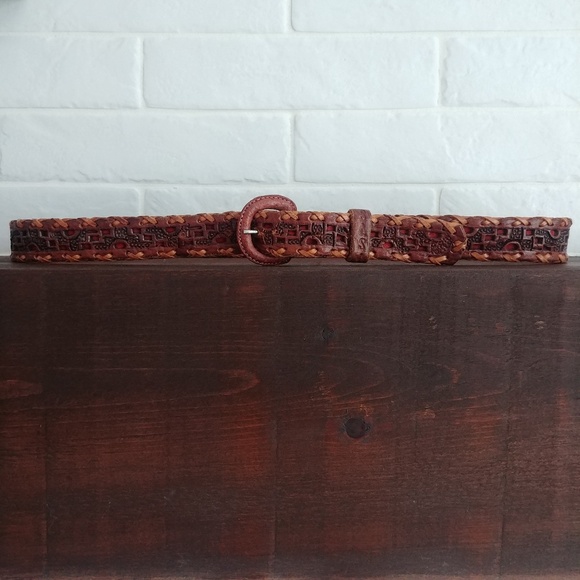 Handmade in Mexico brown red leather belt with braided detailing - Picture 2 of 10